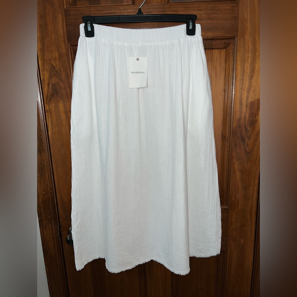 Mododoc White A-Line Women's Skirt w pockets